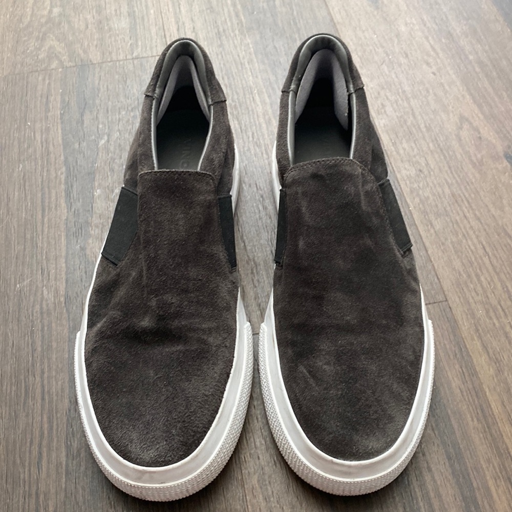 Very good condition Vince sneakers